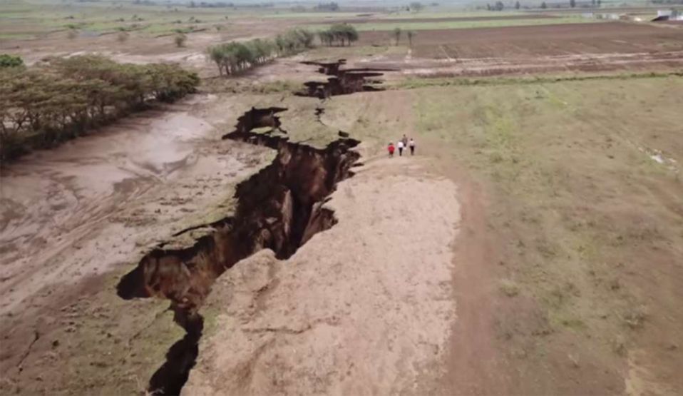 Continentul african este divizat de formarea unor noi plăci tectonice