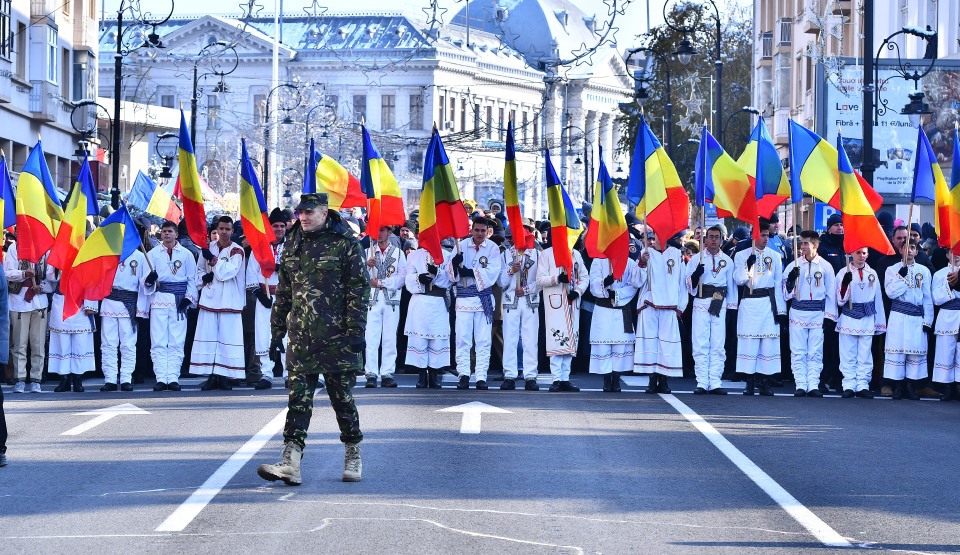 Ziua Naţională a României sărbătorită în localităţile din ţară 20 000