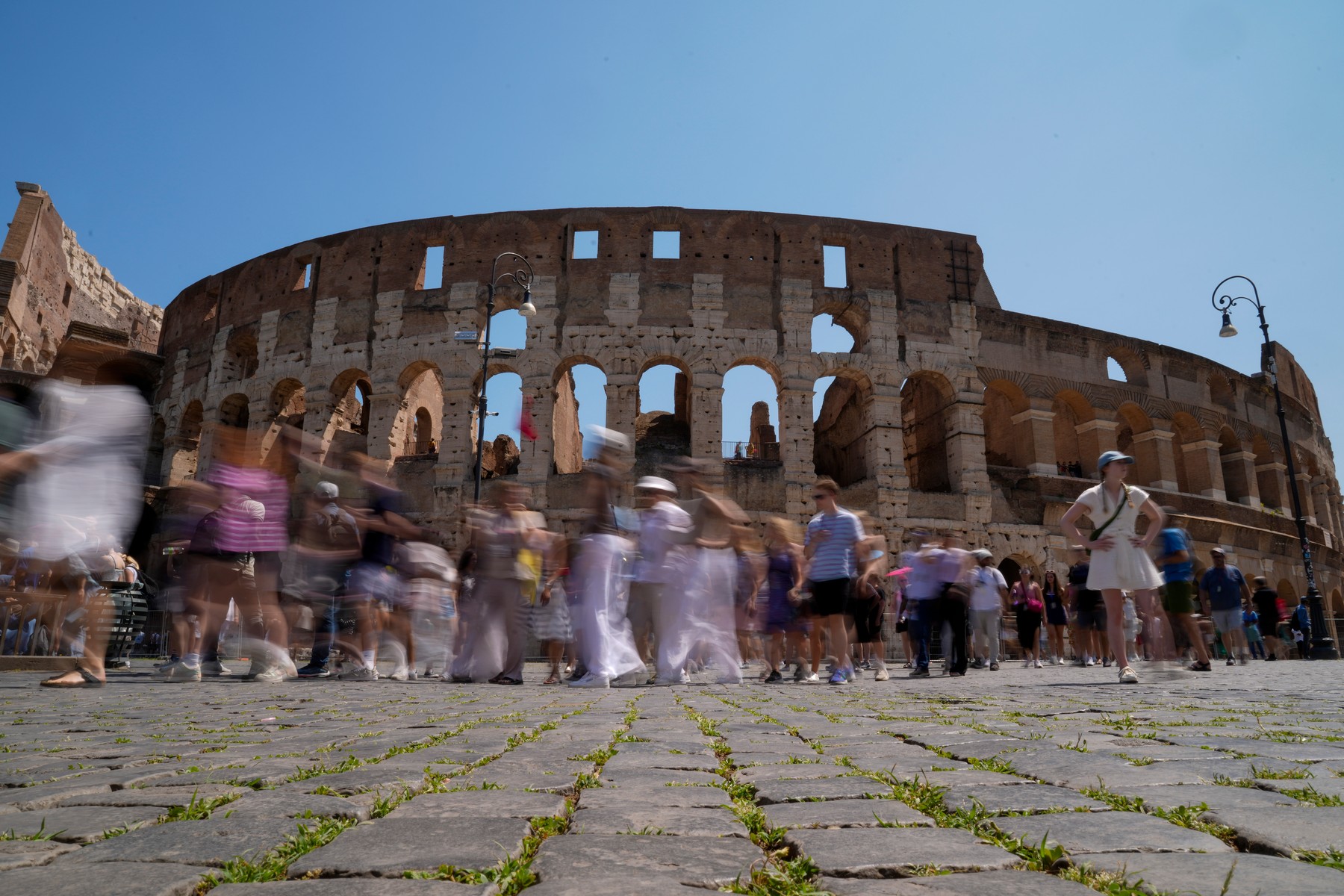 Invazie De Obolani La Colosseum Una Dintre Marile Atrac Ii Turistice