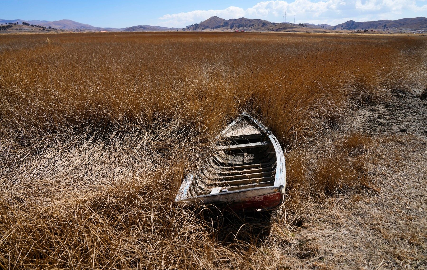 Lacul Titicaca înregistrează o scădere record