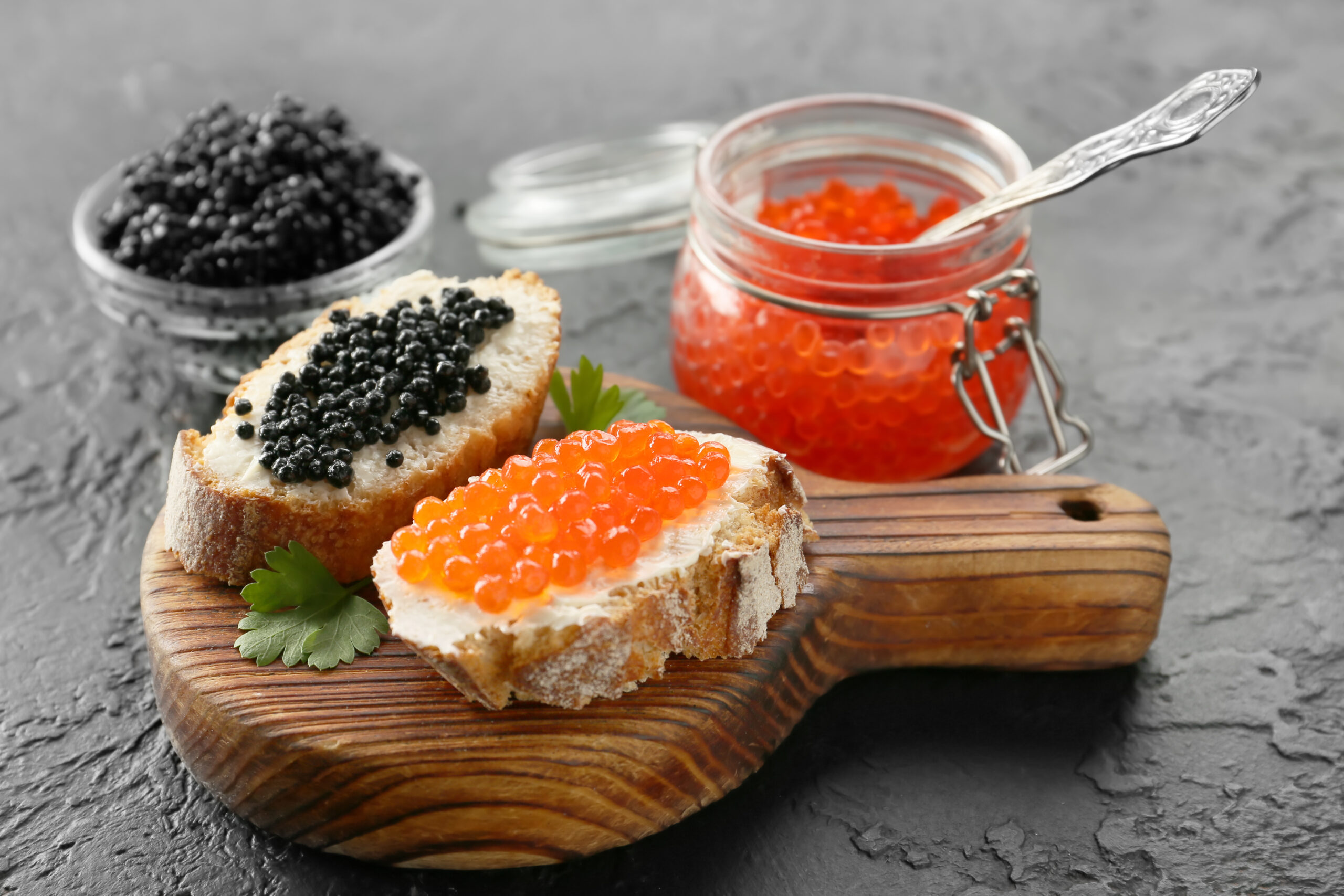 Cercetătorii, alarmați după ce au testat caviarul și icrele vândute în România, Bulgaria, Serbia și Ucraina