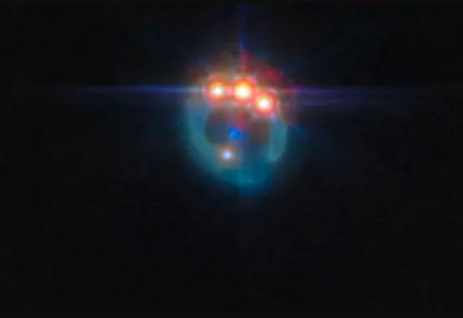 Telescopul Webb a observat un „inel Einstein” de la o gaură neagră monstruoasă